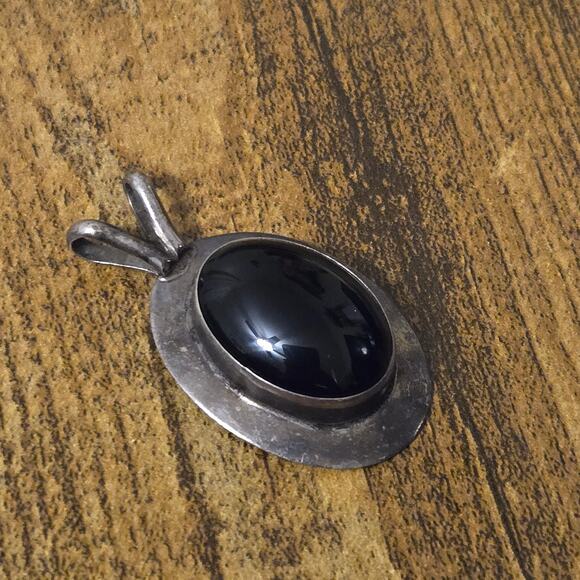 Vintage Robert Nillson Signed Sterling Silver & Black Onyx Modernist Pendant - Picture 13 of 16